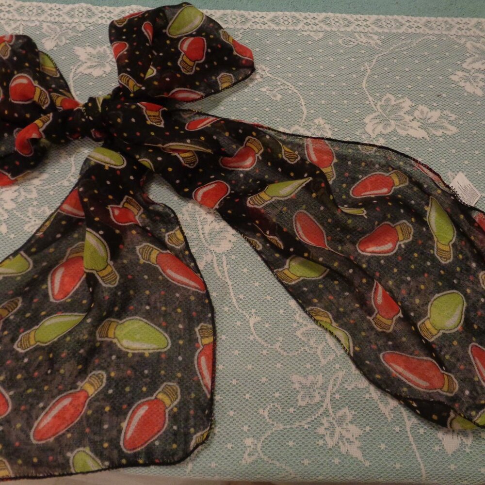LIGHT BULBS HOLIDAY GIRL Retro Styled Lights Long Scarf